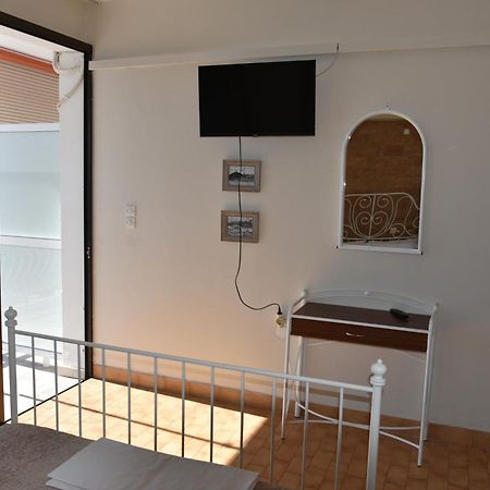 Lions 2 Studios & Apartments, Poros Island. Poros Town Luaran gambar