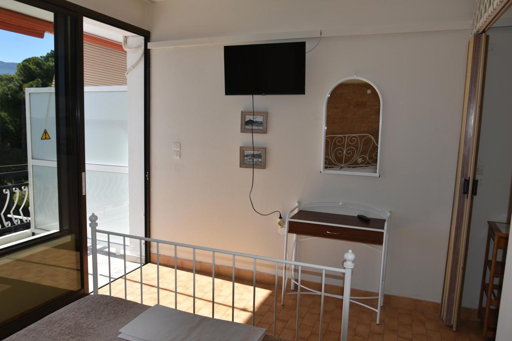 Lions 2 Studios & Apartments, Poros Island. Poros Town Luaran gambar
